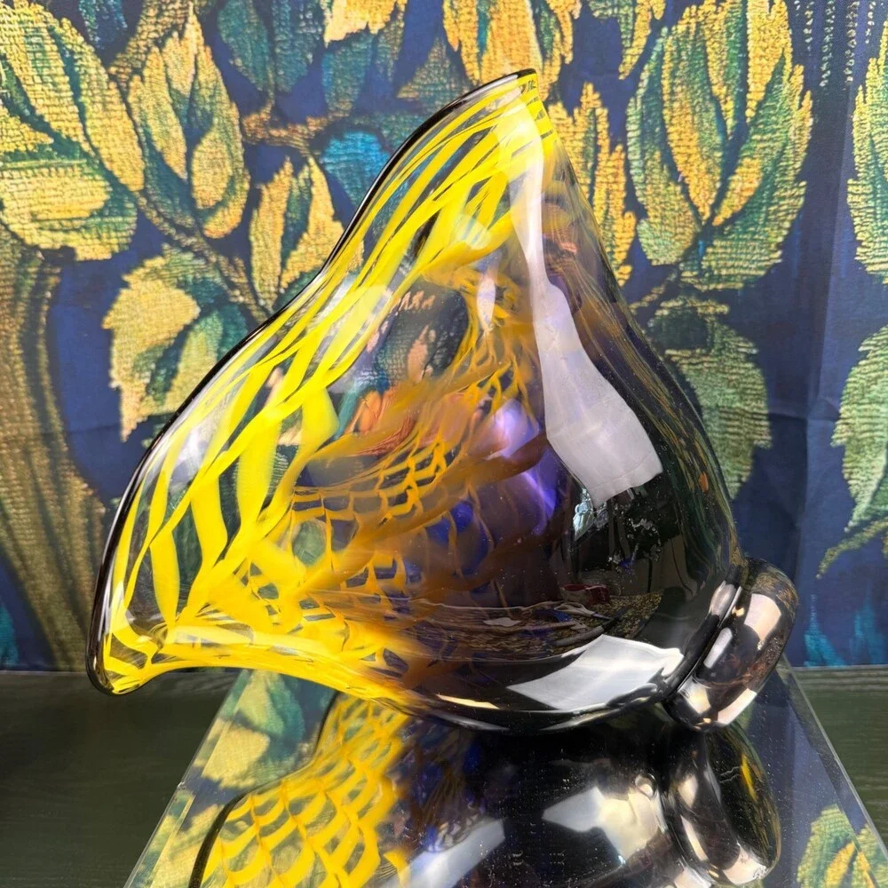 Chuley Style Handkerchief Vase 11.5